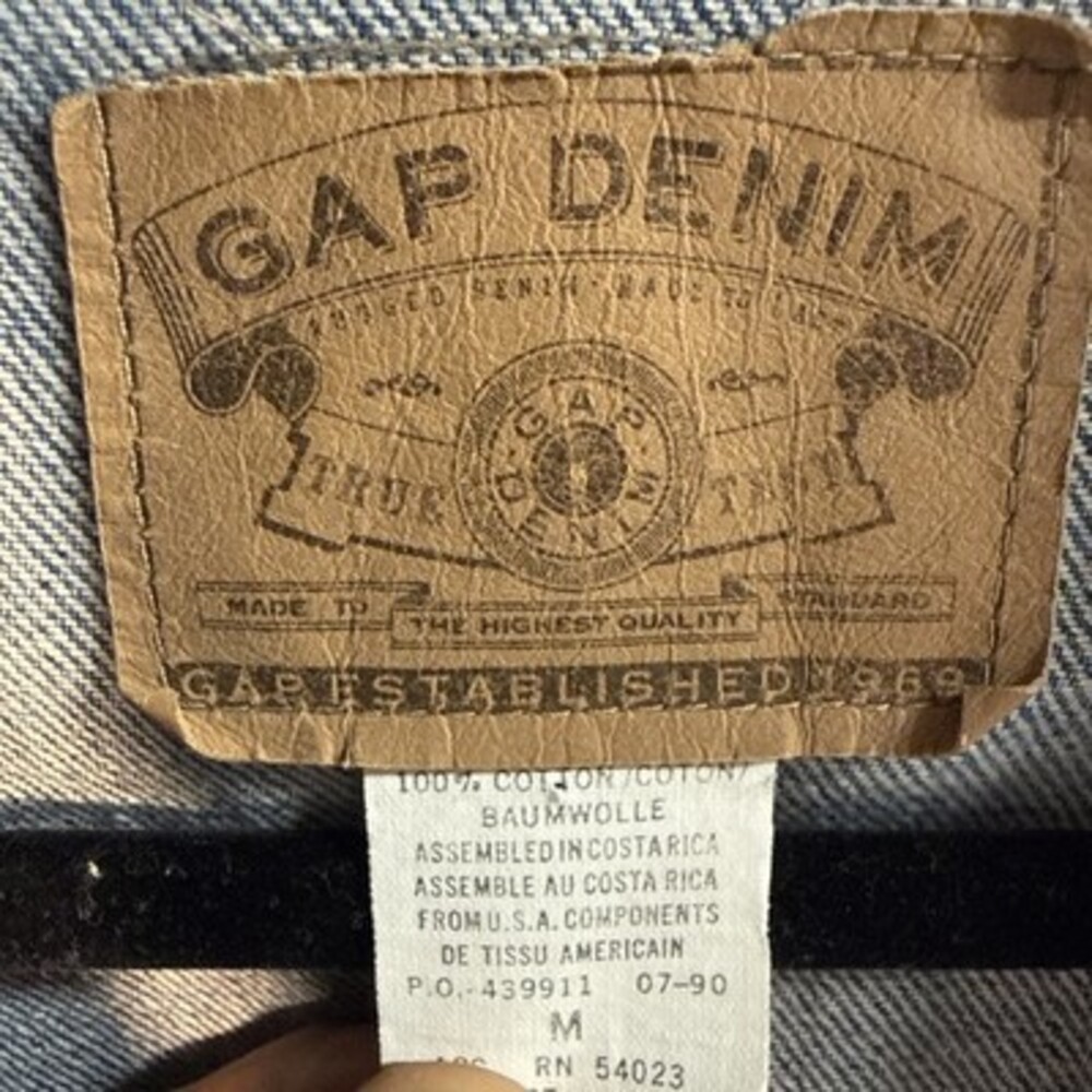 Vintage Gap Denim trucker jacket in a light Wash Blue Size M - Picture 7 of 11